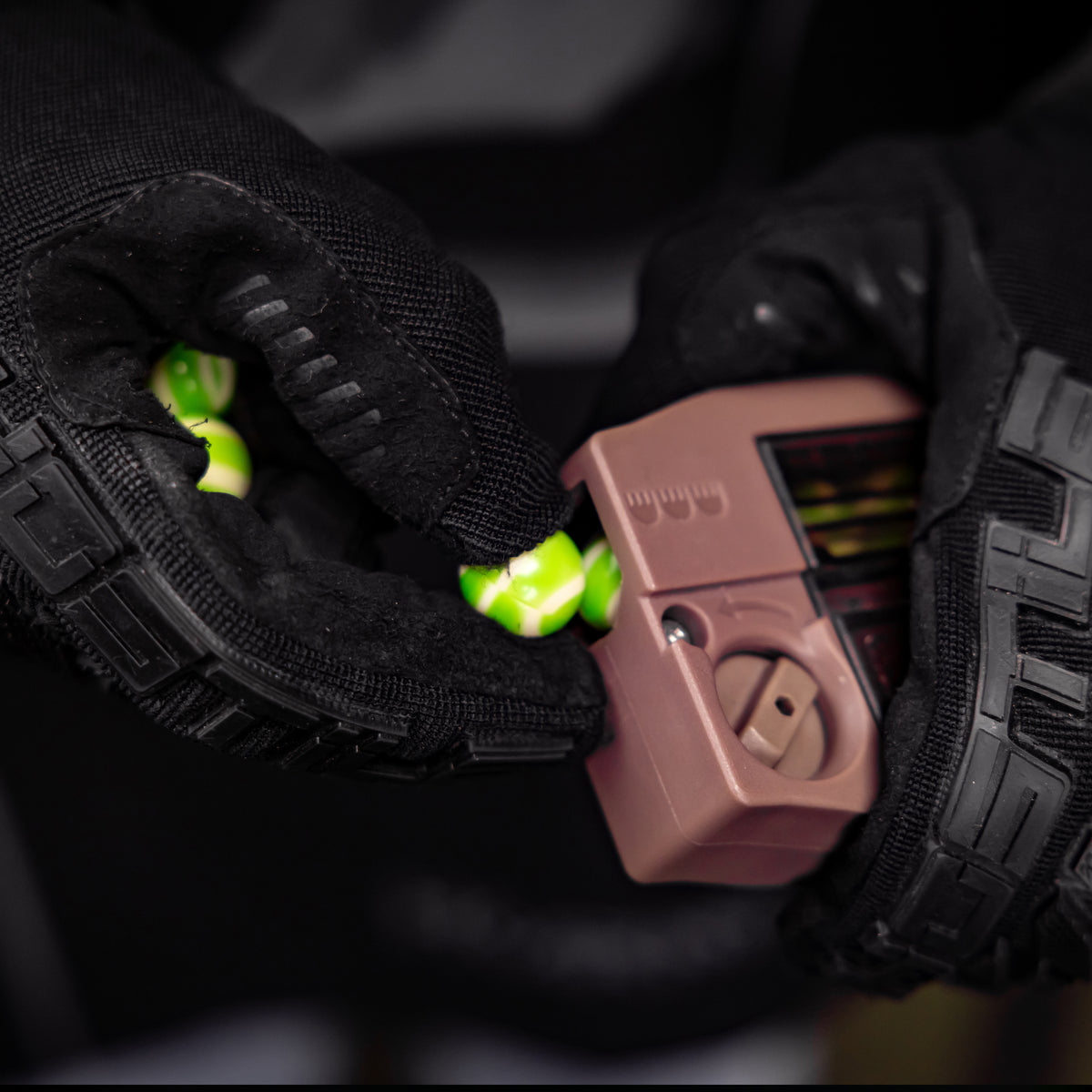HK ARMY VANDAL | Level 4 "MAGFED - Striped Shell / Tech" Paintballs (Bolas de Pintura para MAGFED con Cascara Rayada) - .68 Cal.